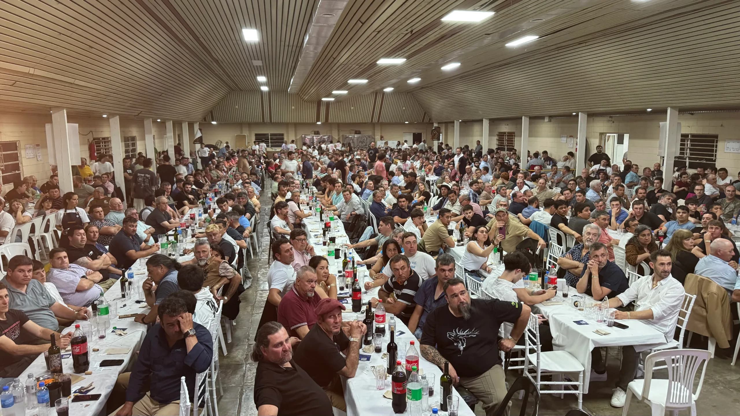 El salón lleno durante la cena de cazadores del año pasado